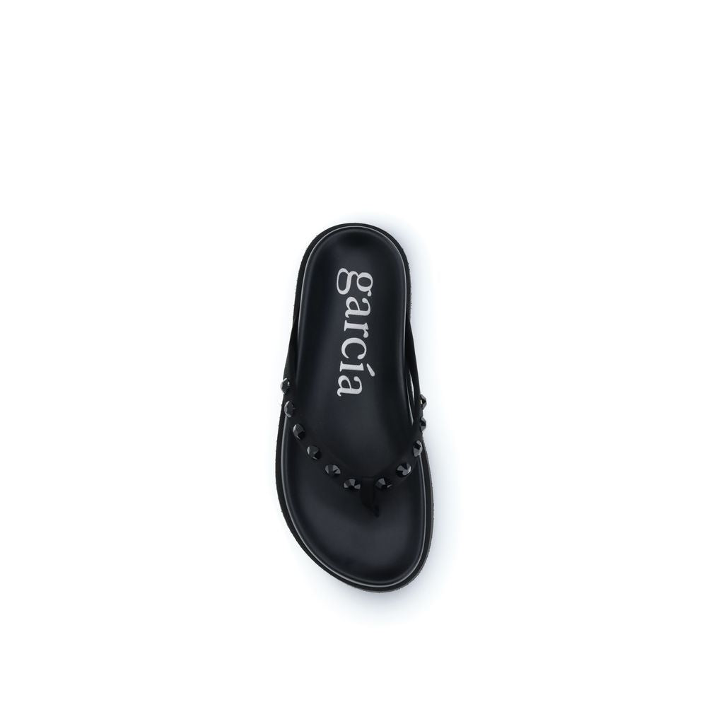 Black Rubber Flip-Flop Sandals