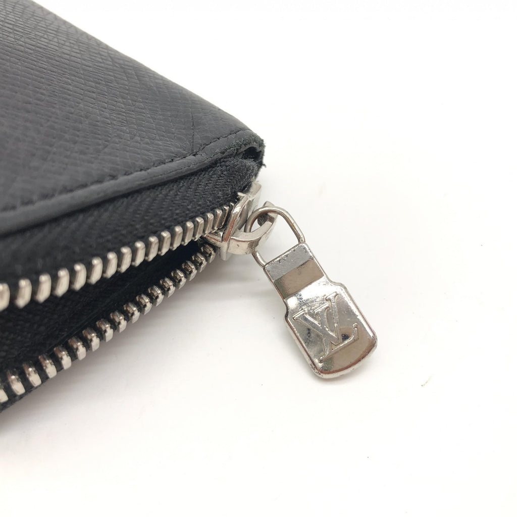 Taiga Zippy Coin Purse In Black
