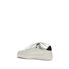 Baskets basses en cuir de veau noir (Bos Taurus)