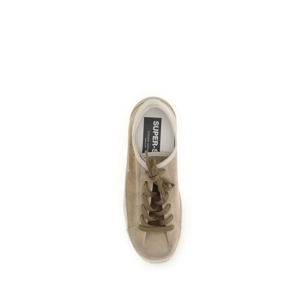 Baskets basses en cuir de veau beige (Bos Taurus)